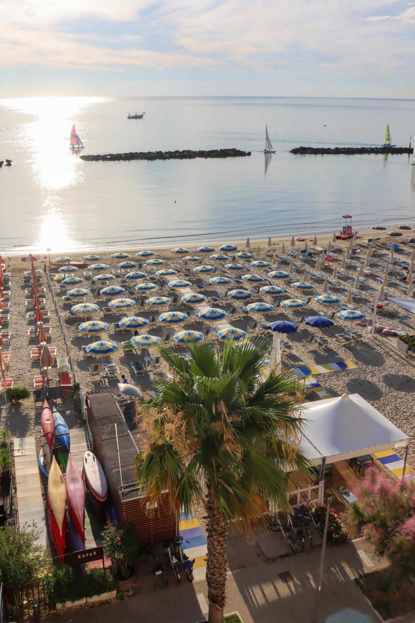 Hotel Ideal Cupra Marittima Eksteriør bilde