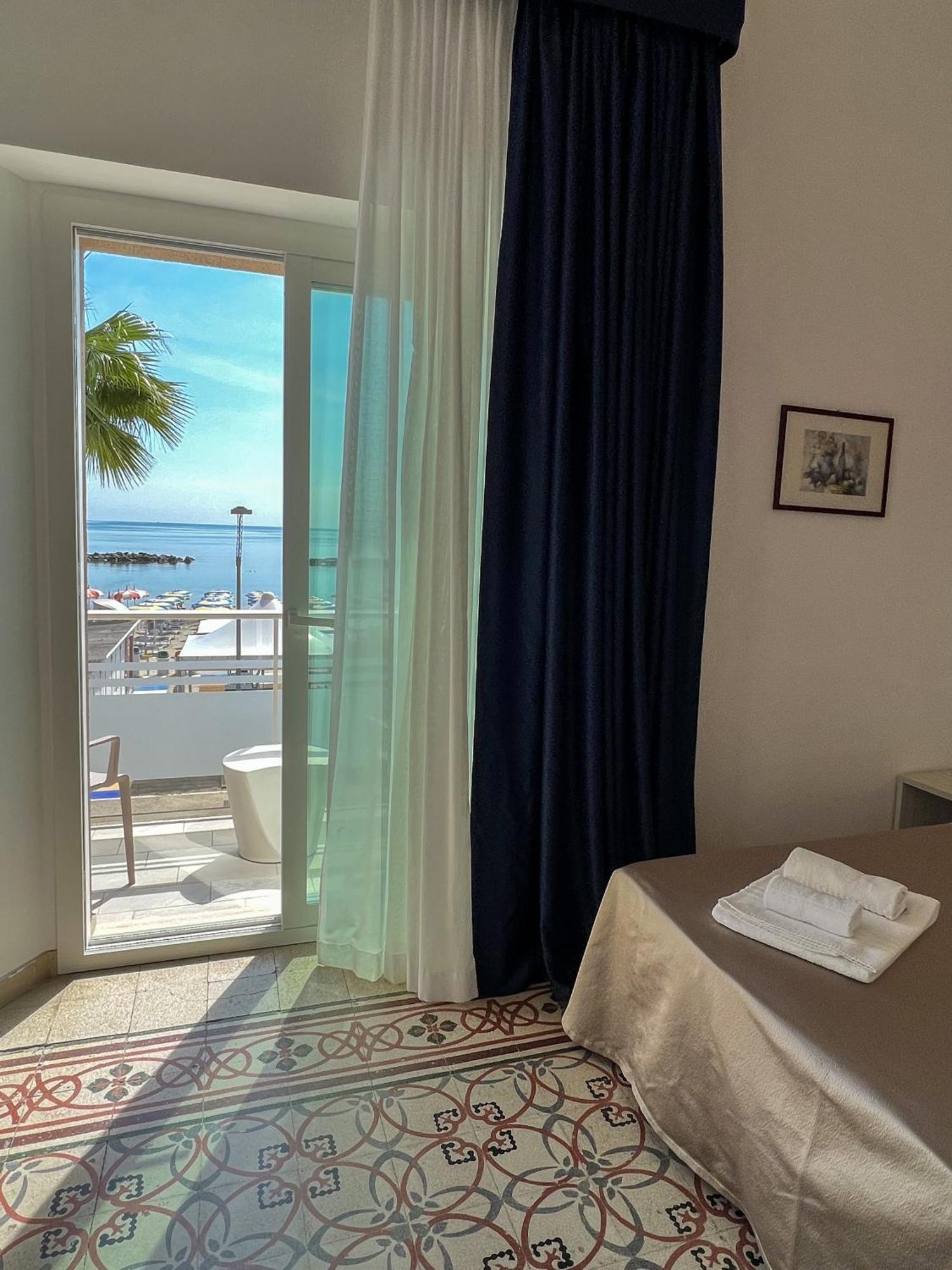 Hotel Ideal Cupra Marittima Eksteriør bilde